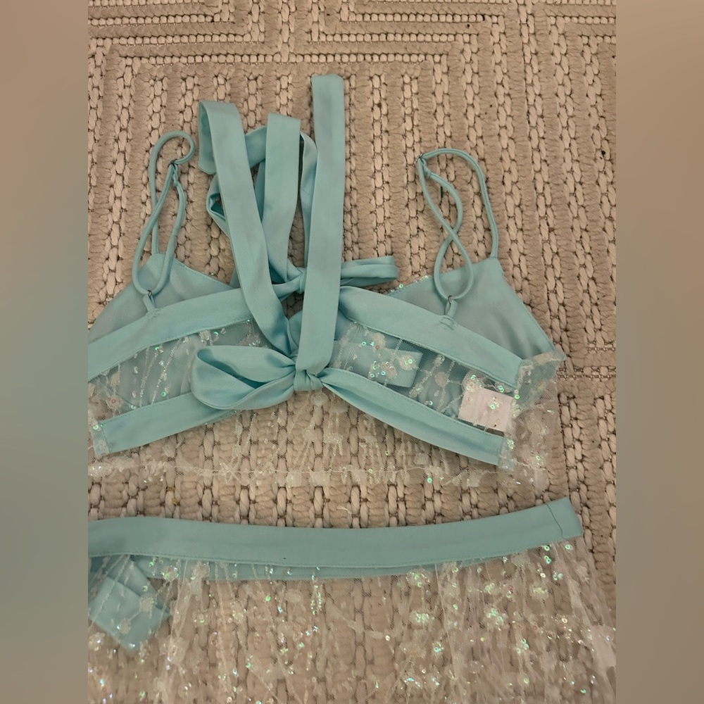Lucy in the Sky Women’s S Blue White Festival Inspired Sequined Bra & Skirt Set - Picture 9 of 13